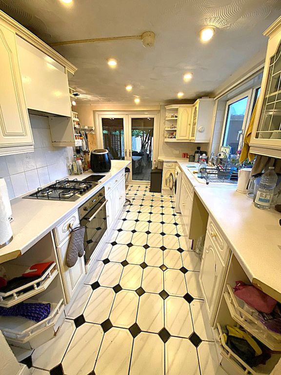 Property photo 3 of 23