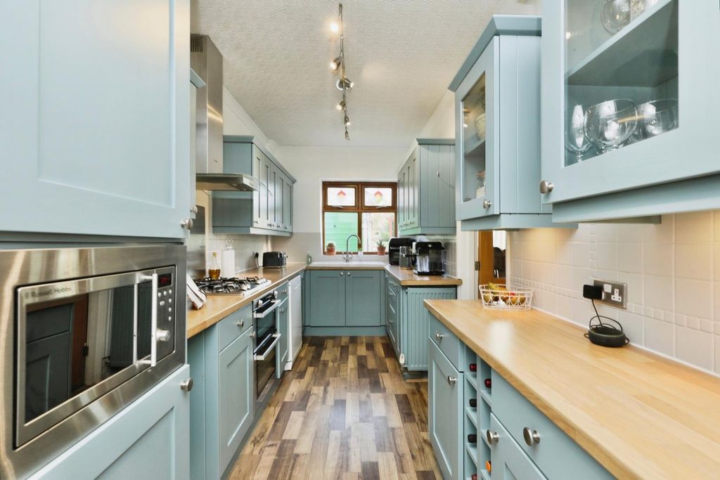 Property photo 3 of 24 Kitchen