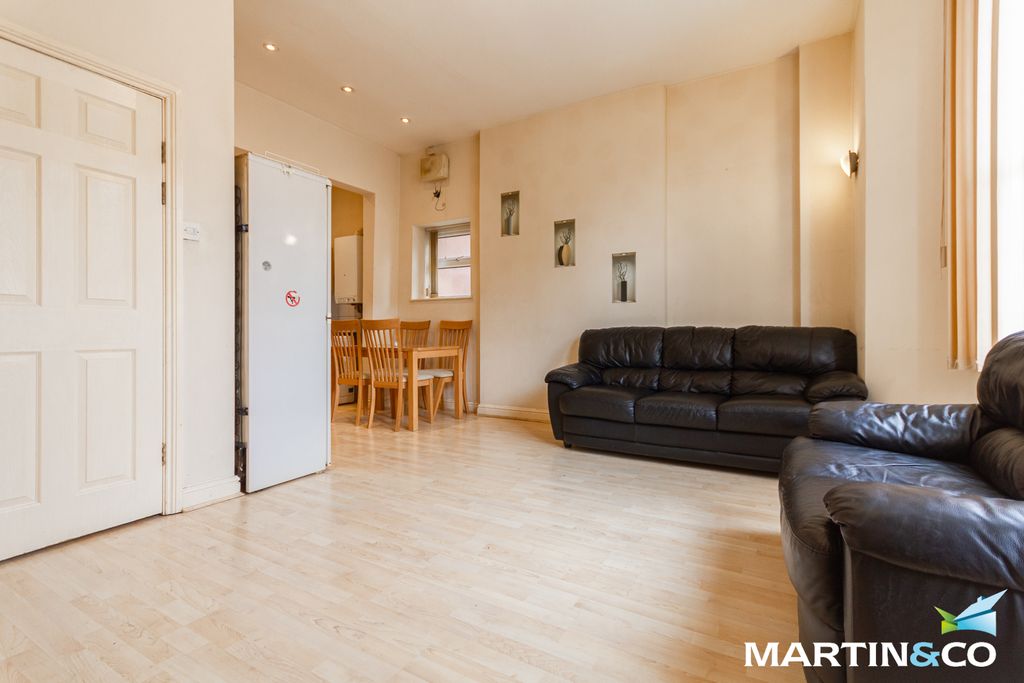 Property photo 3 of 5