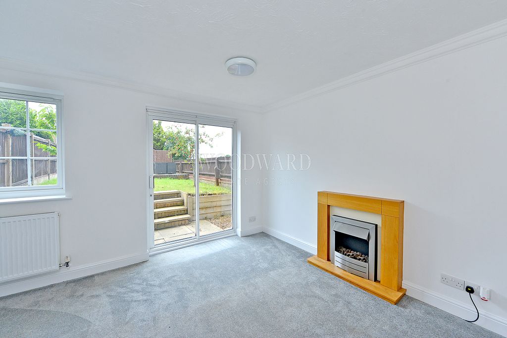 Property photo 3 of 16 Living Room