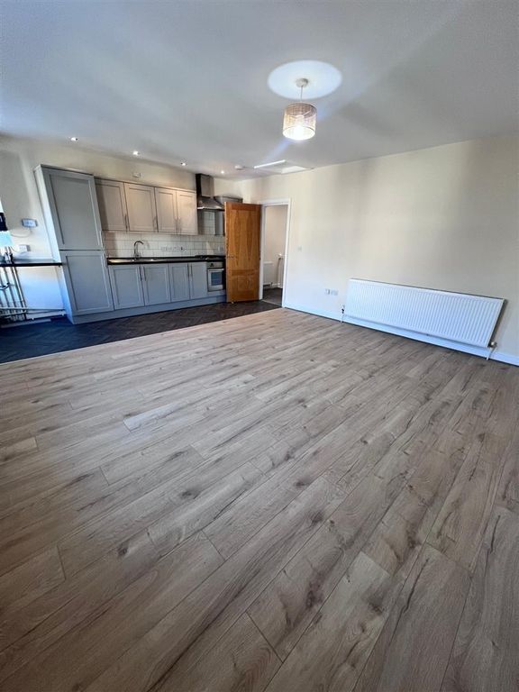 Property photo 3 of 8 Kitchen