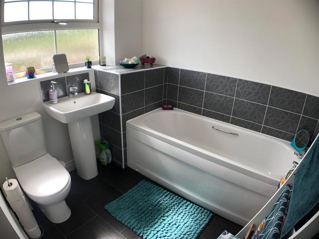 Property photo 3 of 6
