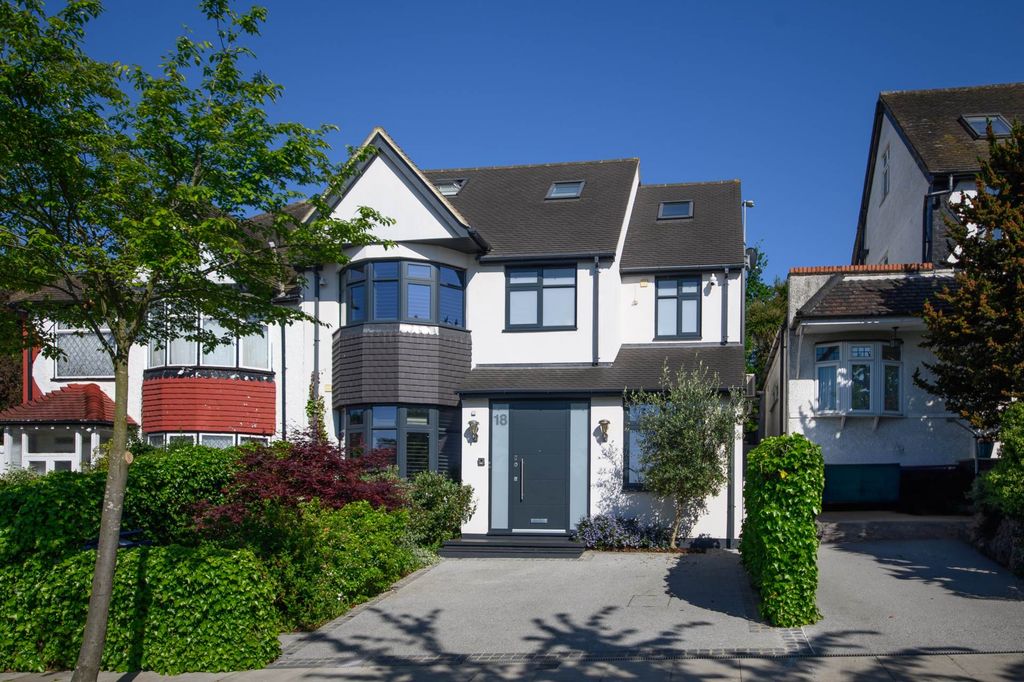 Property photo 1 of 36