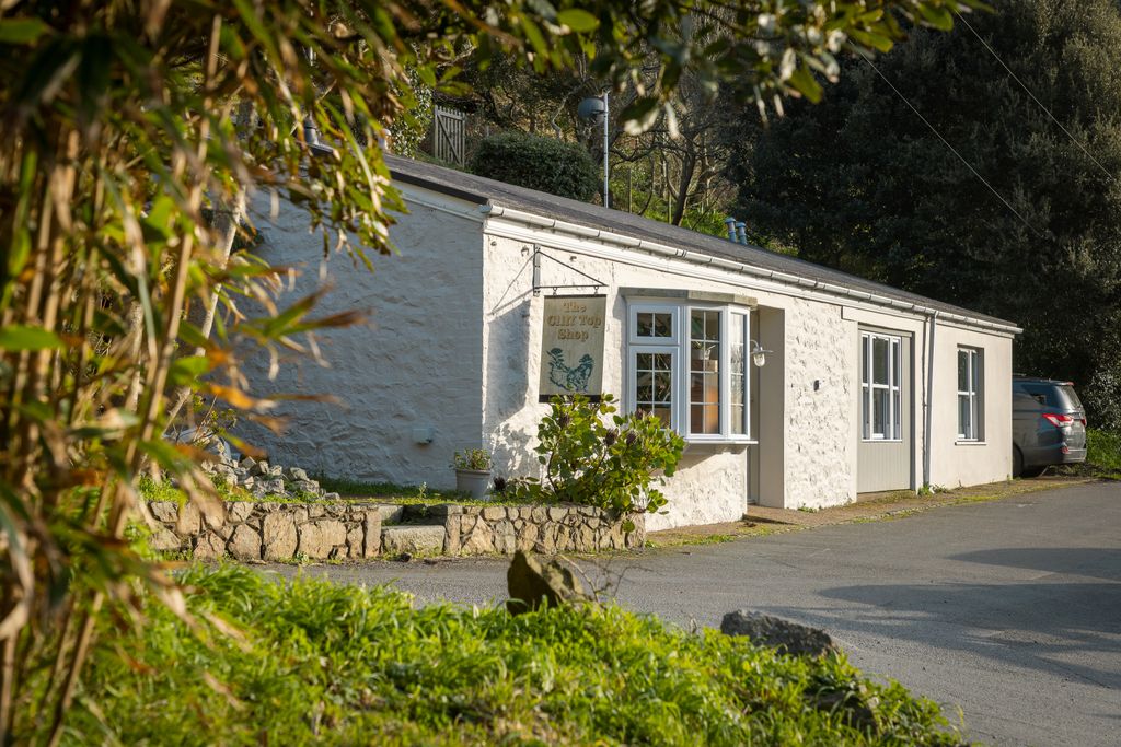 Property photo 3 of 20