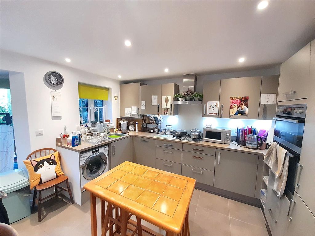 Property photo 2 of 15 Kitchen / Dining Room