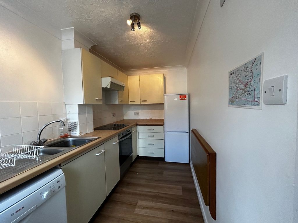 Property photo 3 of 9 4540582