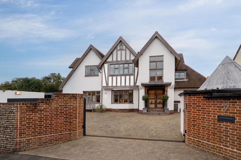 Property photo 1 of 16