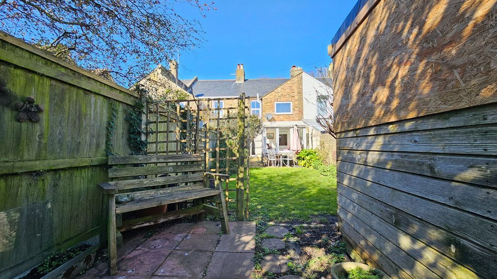 Property photo 2 of 34