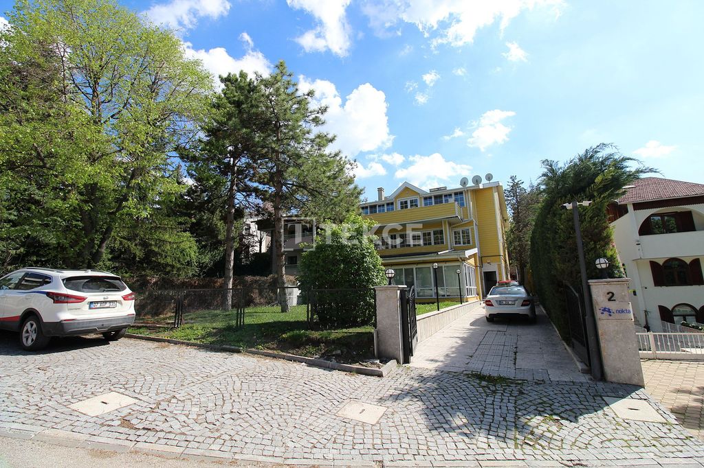 Property photo 3 of 43