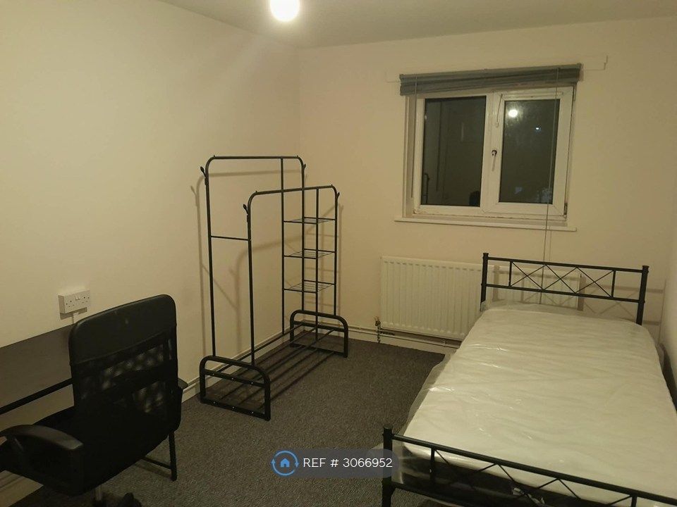 Property photo 2 of 9 Room For Rent