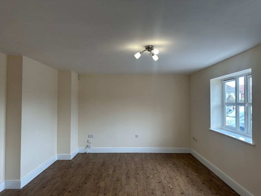 Property photo 2 of 14 Picture No. 19