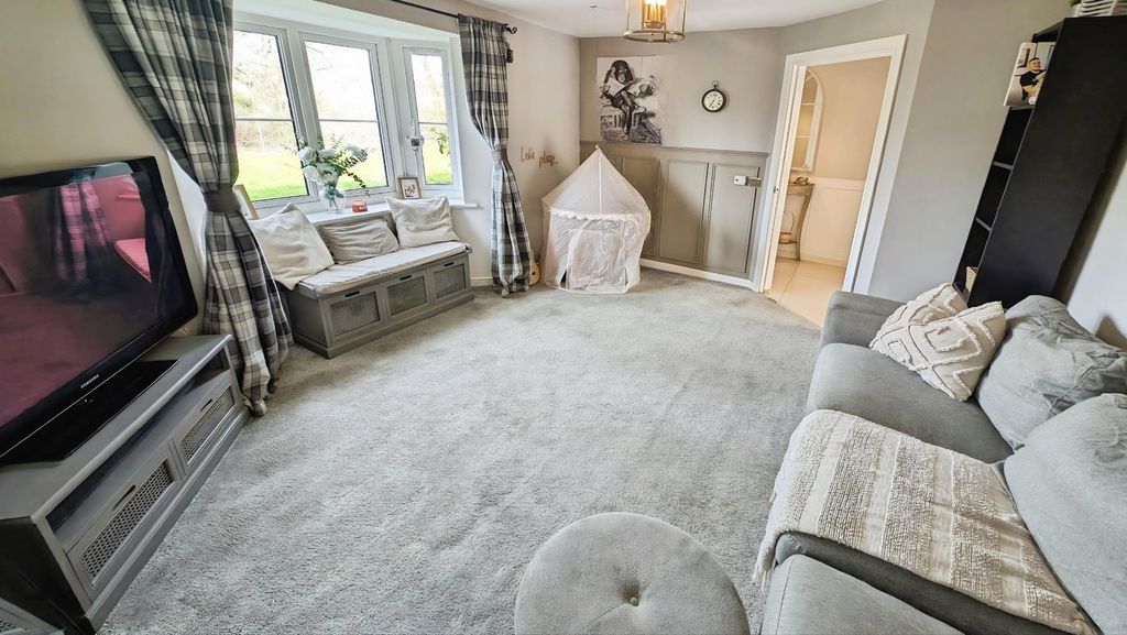 Property photo 2 of 18 Pbox-Img.Jpg