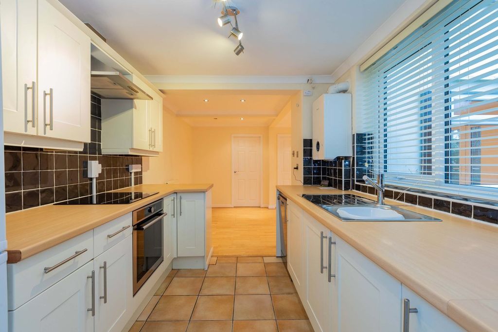 Property photo 3 of 16