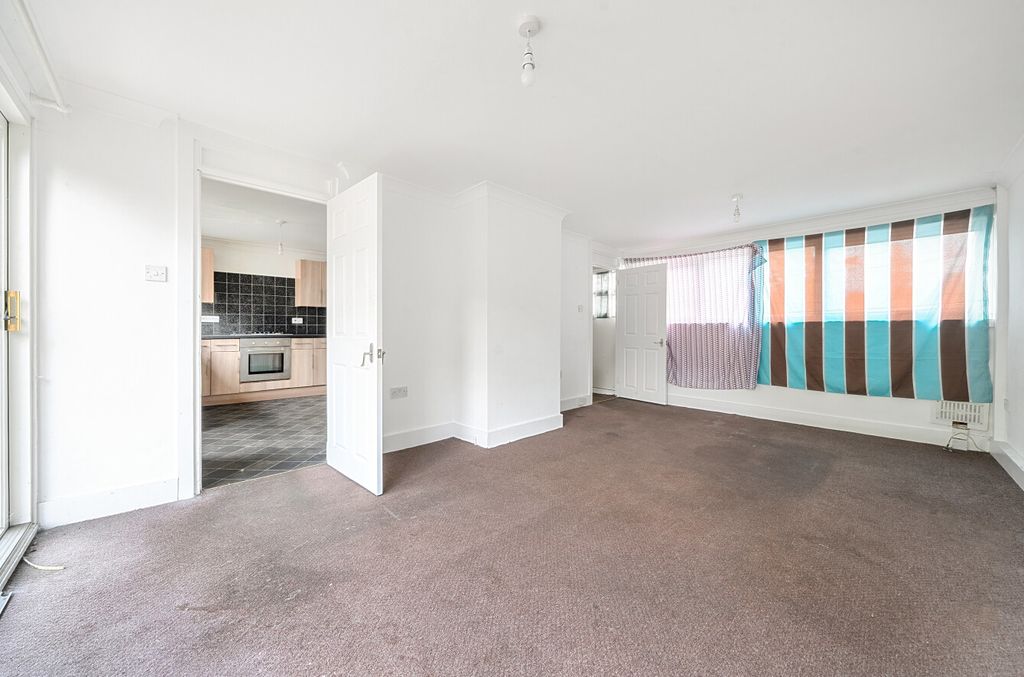 Property photo 2 of 17 2