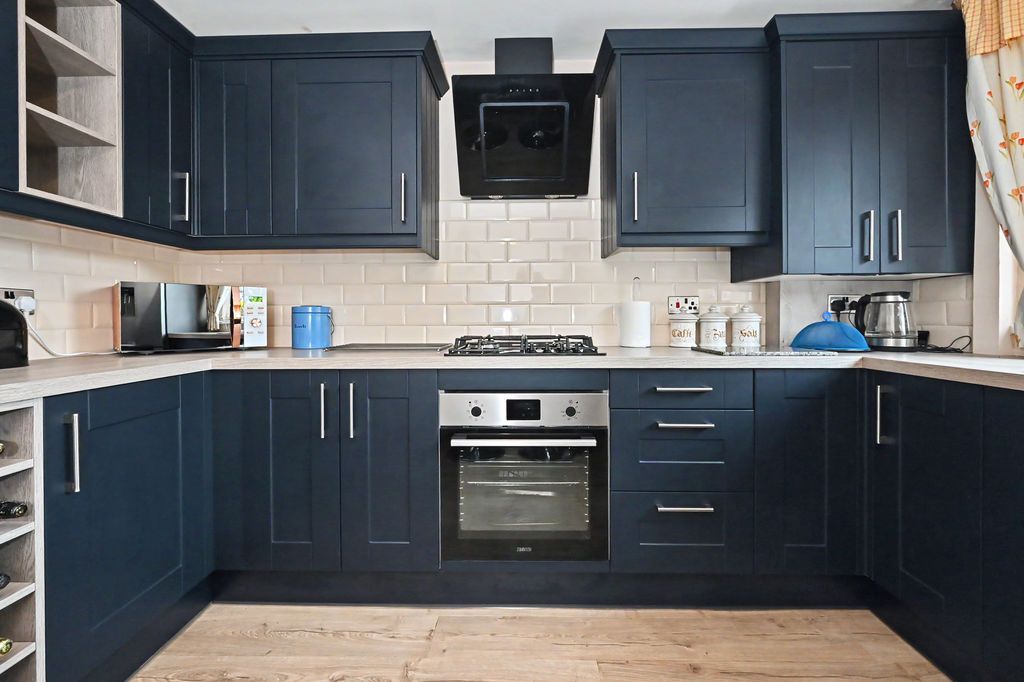 Property photo 3 of 28 Kitchen