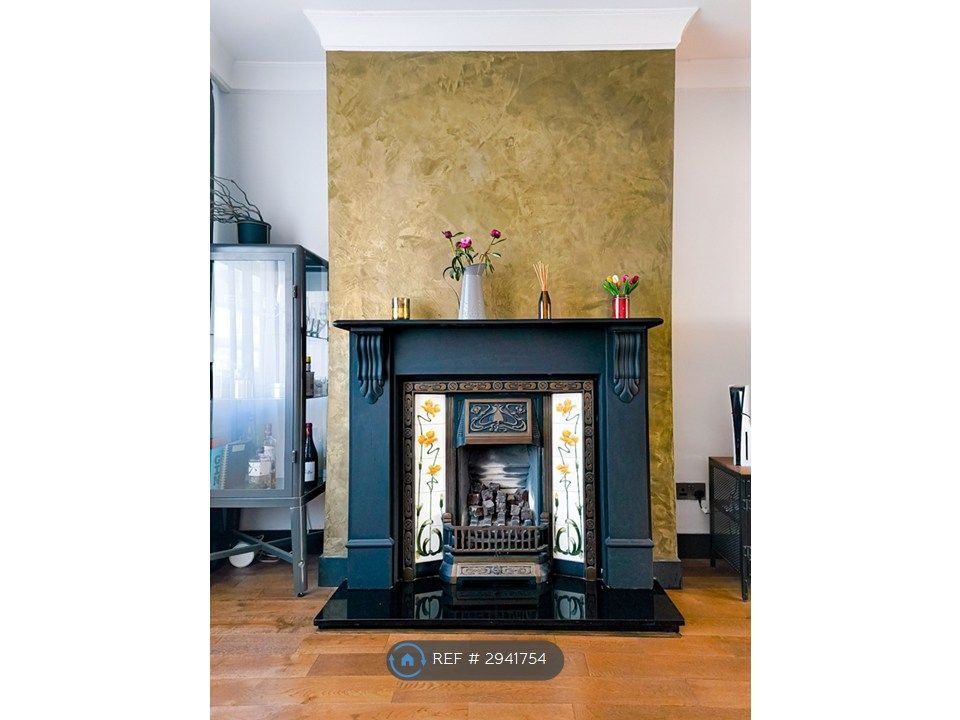 Property photo 1 of 32