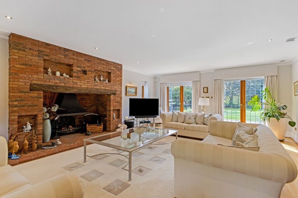 Property photo 2 of 23 Picture No. 20