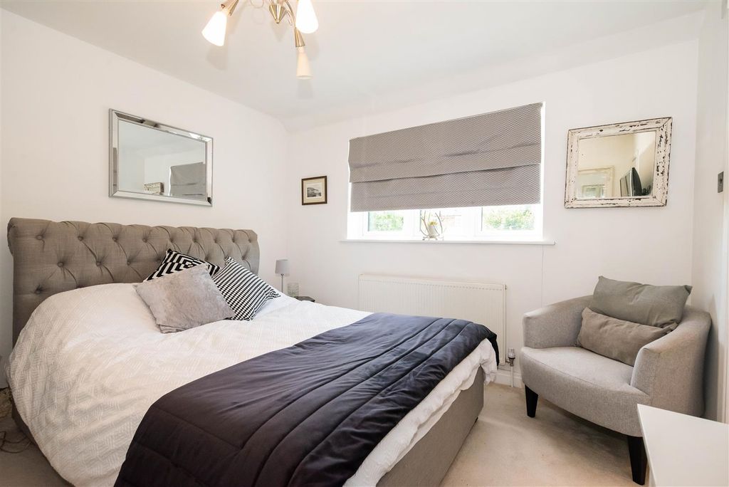 Additional image 28 of 6 bed detached house for saleSorrel Drive, Lightwater GU18