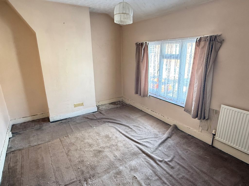 Property photo 3 of 8 Photo 2