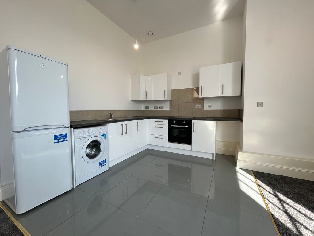 Property photo 1 of 7 Kitchen