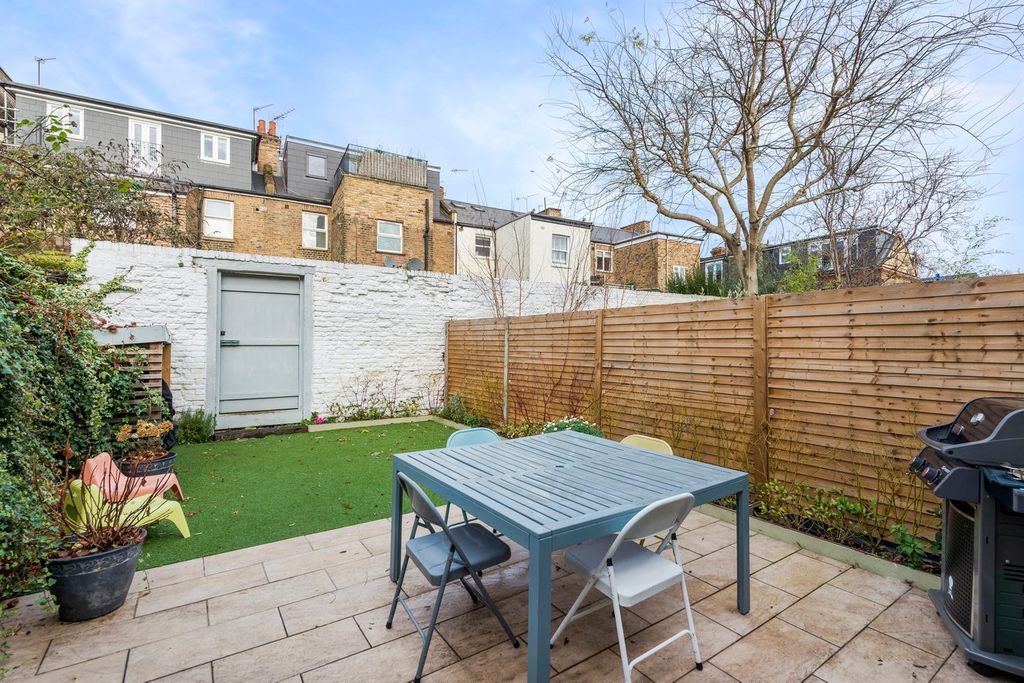 Property photo 2 of 9