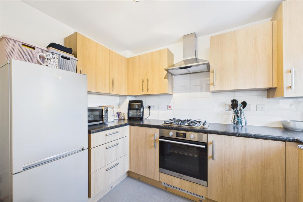 Property photo 2 of 14 Kitchen