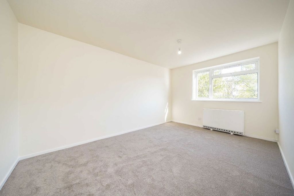 Property photo 3 of 3