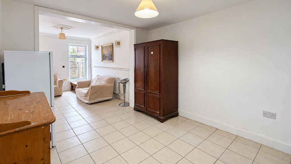 Property photo 2 of 7 325383A2-F017-406F-Abe7-0De8dc73d2B9.Png