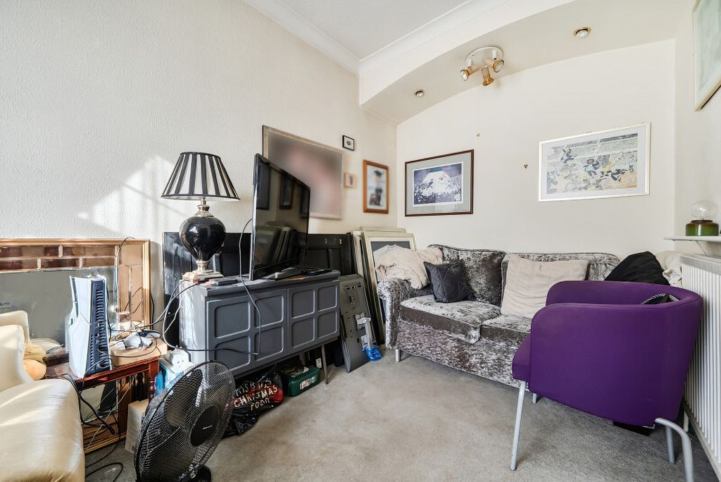 Property photo 2 of 19