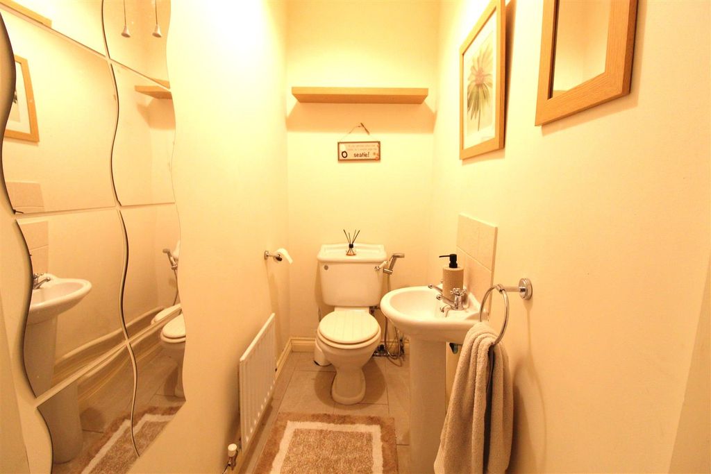 Property photo 3 of 20 Ground Floor WC