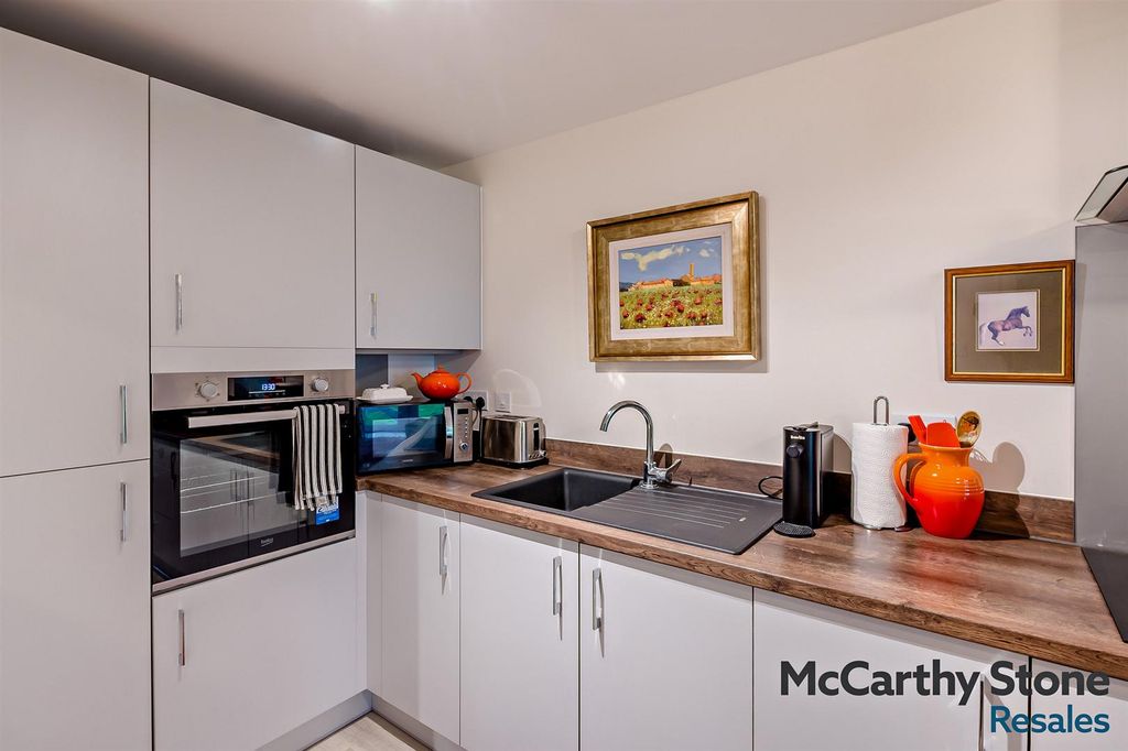 Additional image 7 of 1 bed flat for saleWestwood Manor, Langholm Close, Beverley HU17