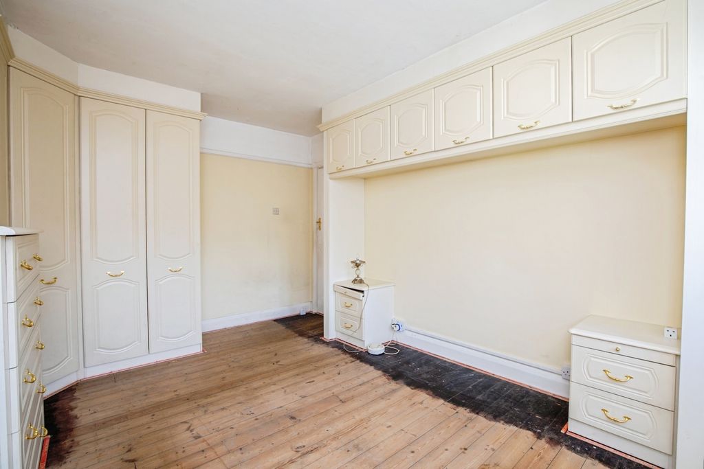 Property photo 2 of 17 Photo