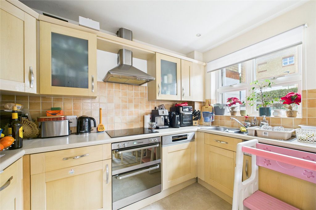 Property photo 2 of 6 Picture No. 13