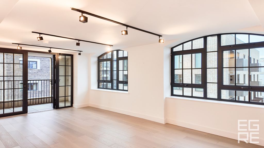 Property photo 2 of 26