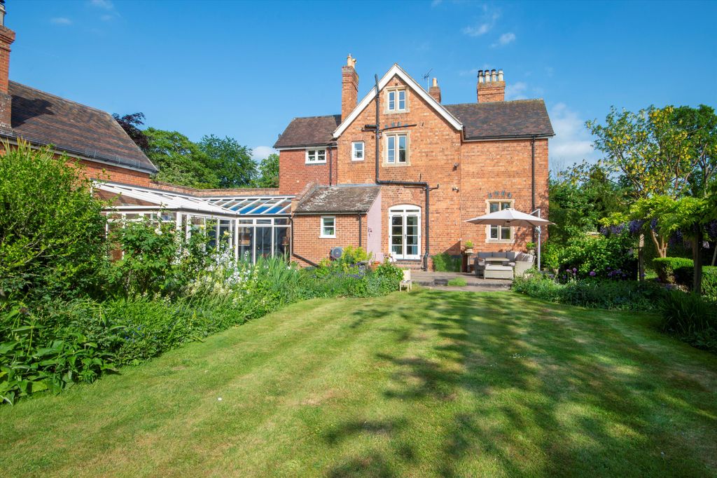 Property photo 3 of 40 Image