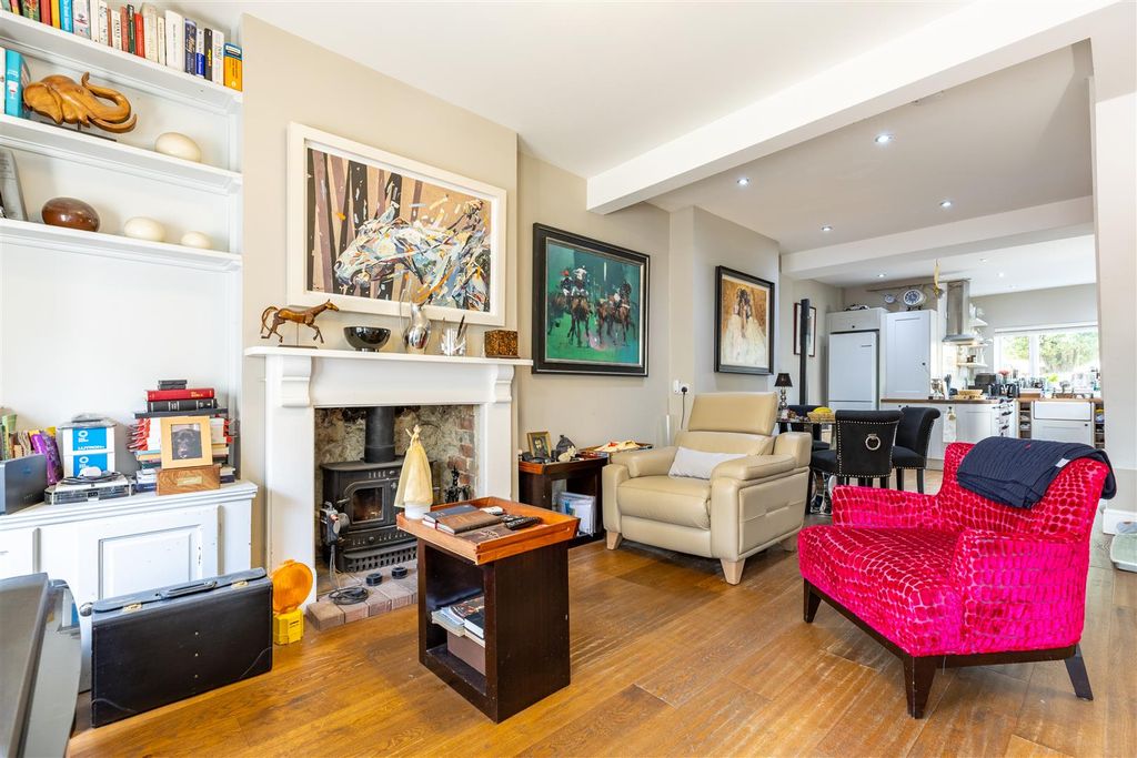 Property photo 2 of 34 1 Queen Street (6).Jpg