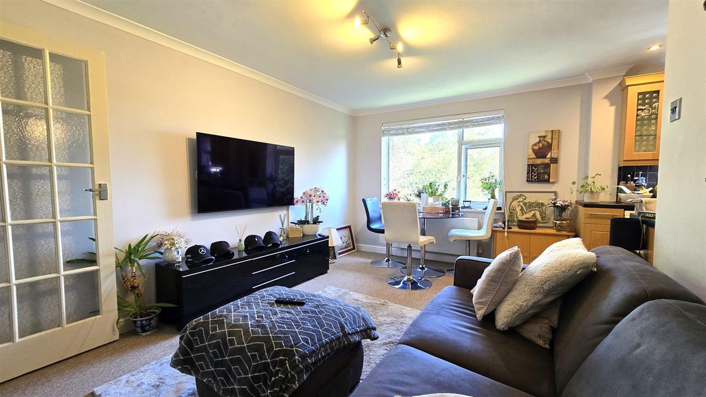 Property photo 2 of 8 58.Jpg