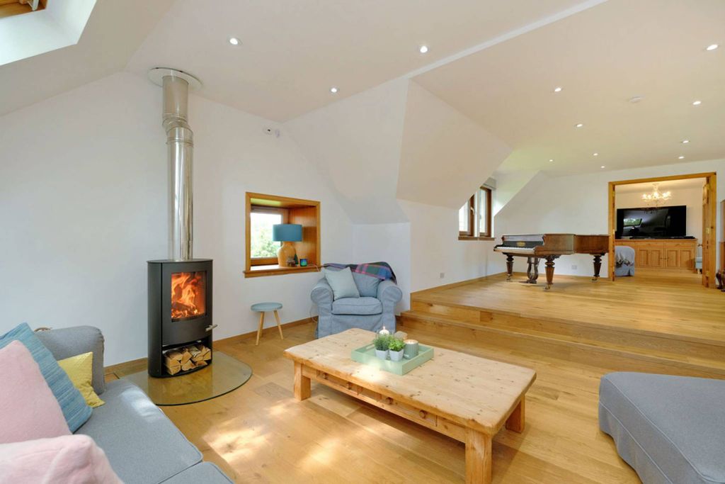 Property photo 2 of 30