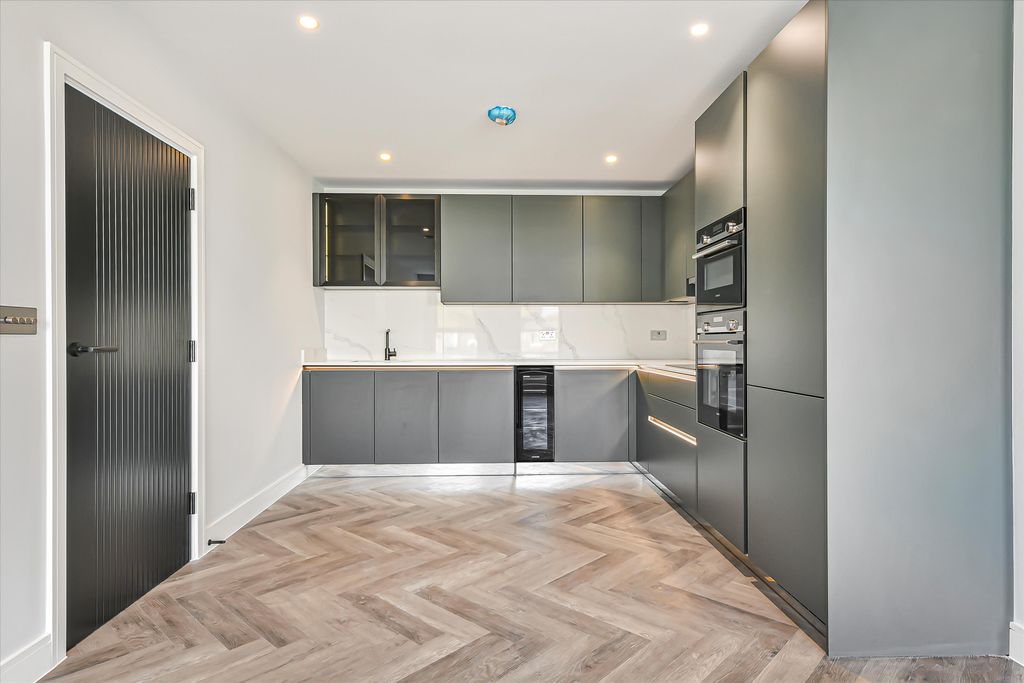 Property photo 3 of 10 Image