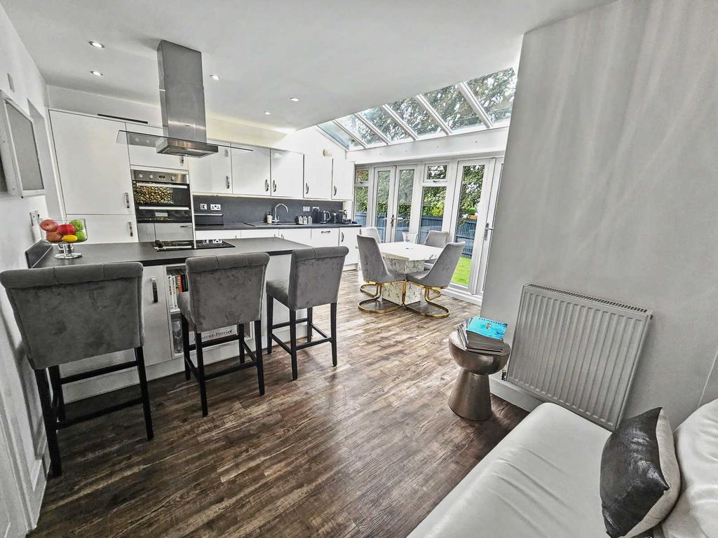 Property photo 3 of 29 Living Kitchen Diner