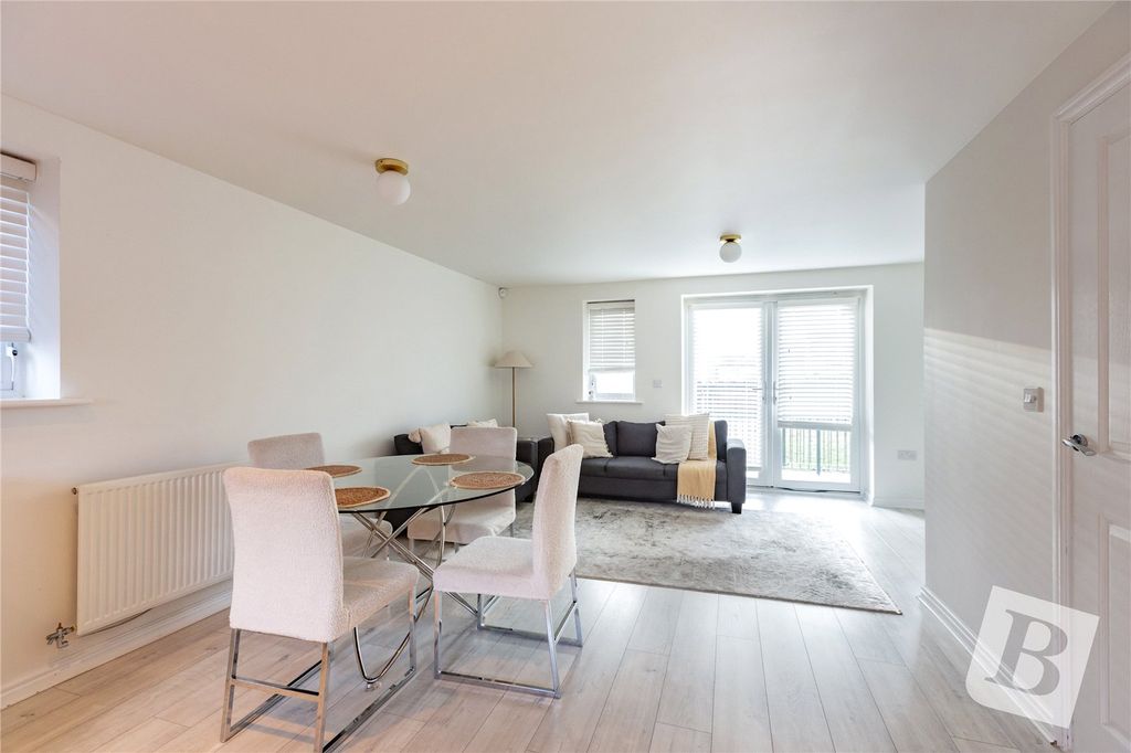 Property photo 2 of 12 Living / Dining