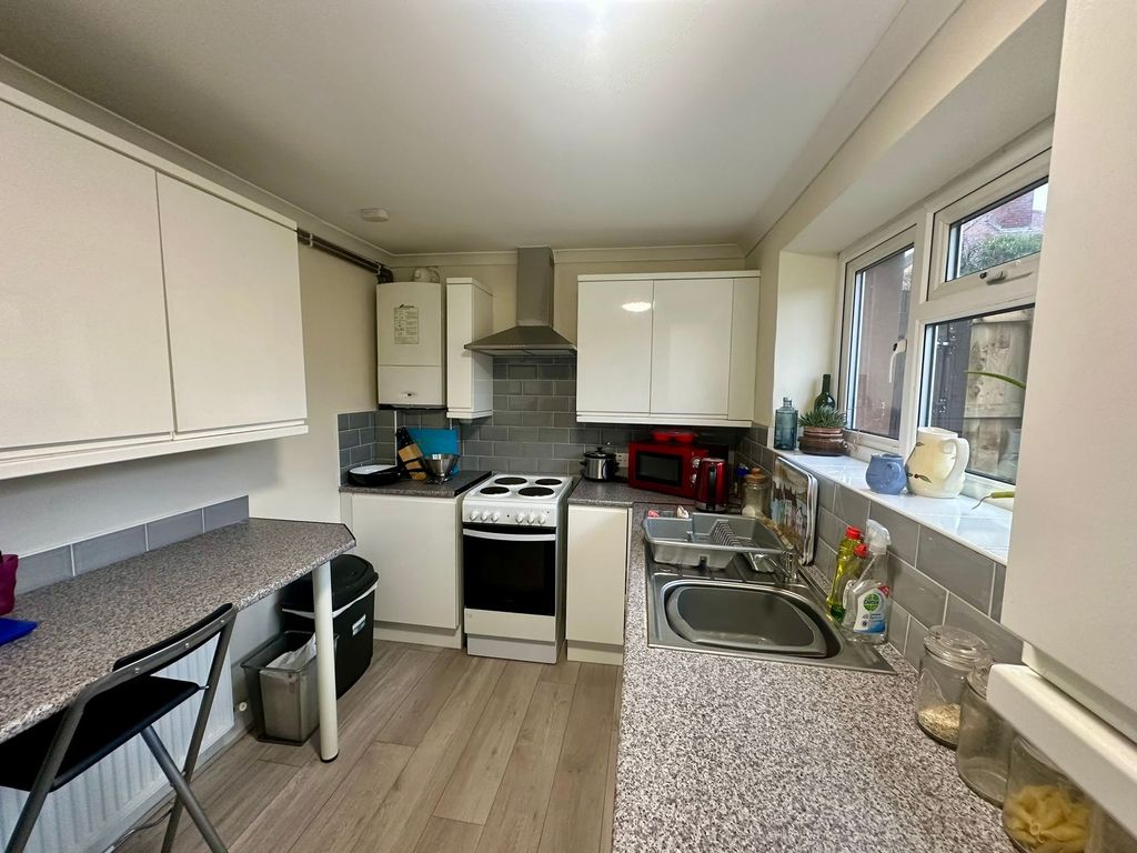 Property photo 3 of 15 Kitchen