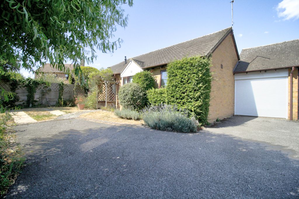Property photo 1 of 12 18Carp11