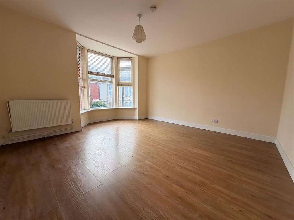 Property photo 3 of 8 4.Jpg