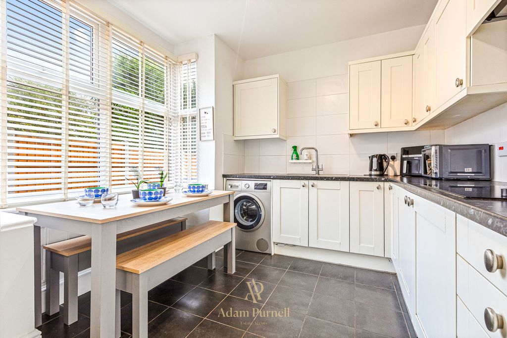 Property photo 3 of 26