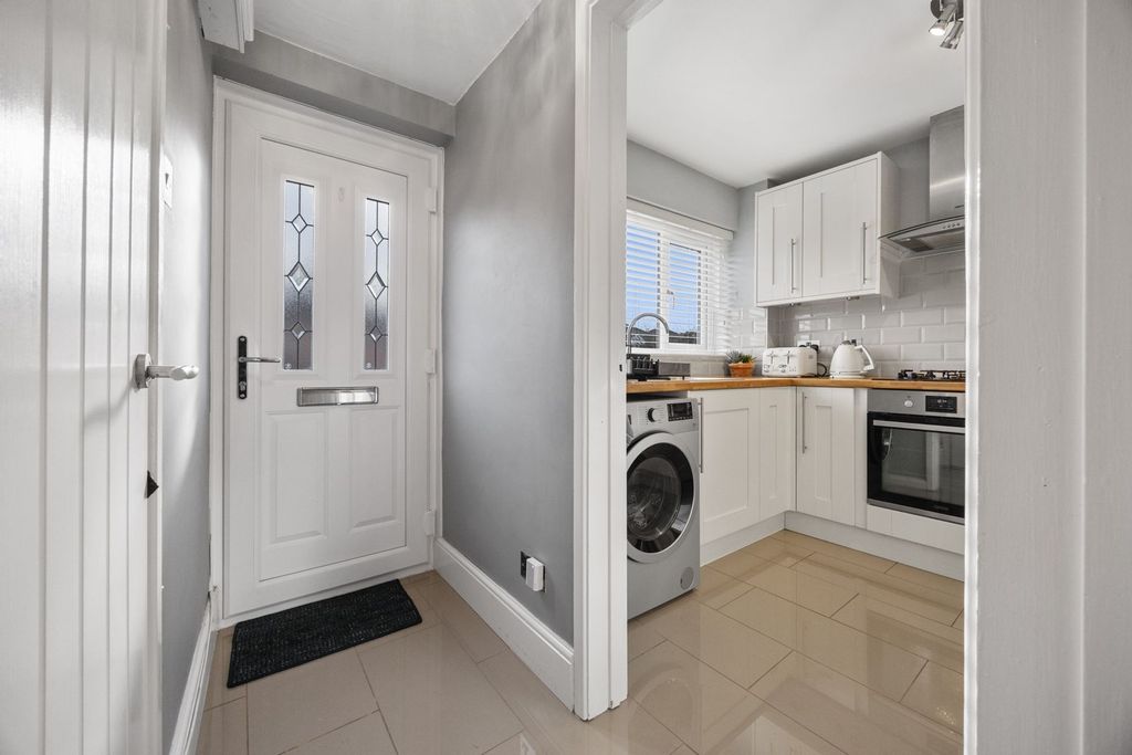 Property photo 3 of 26