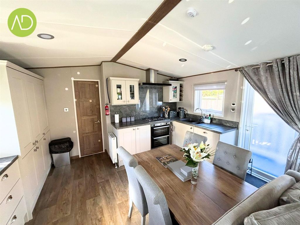 Property photo 2 of 11 9.Jpg