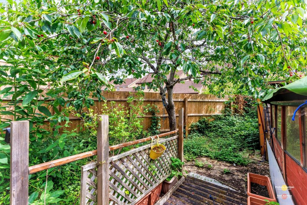 Property photo 2 of 18