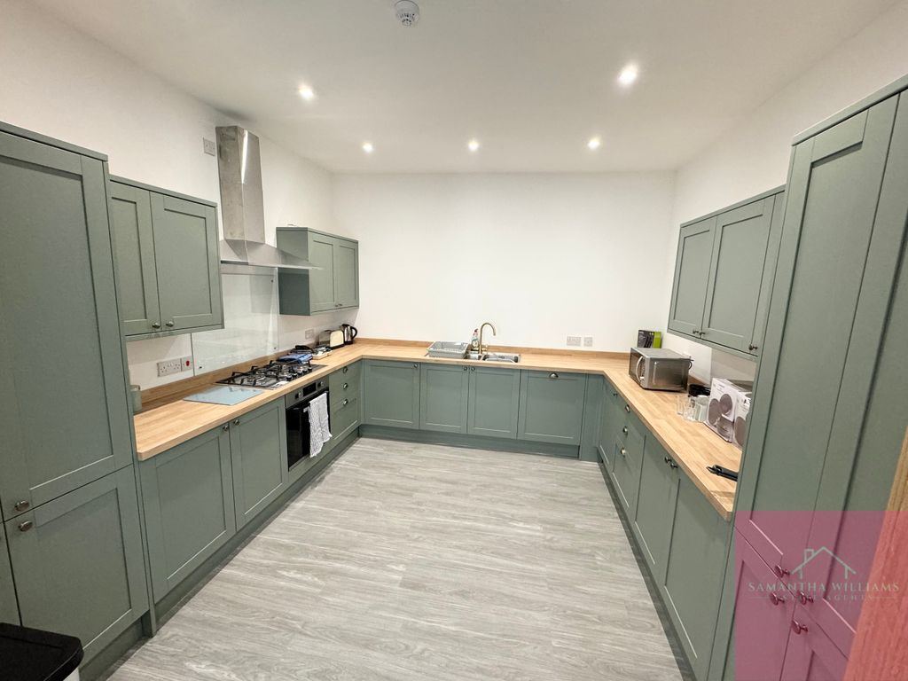 Property photo 3 of 8 Img_0856
