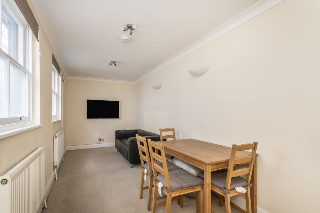 Property photo 2 of 7 Reception